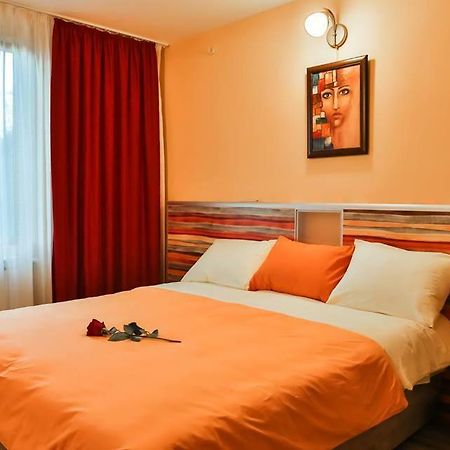 Guest House Beniart Vetrintsi Esterno foto
