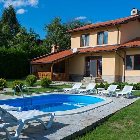 Guest House Beniart Vetrintsi Esterno foto