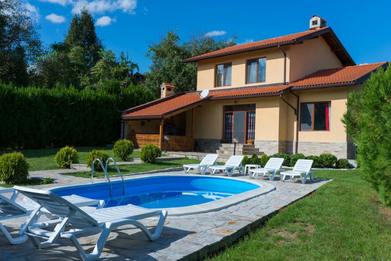 Guest House Beniart Vetrintsi Esterno foto