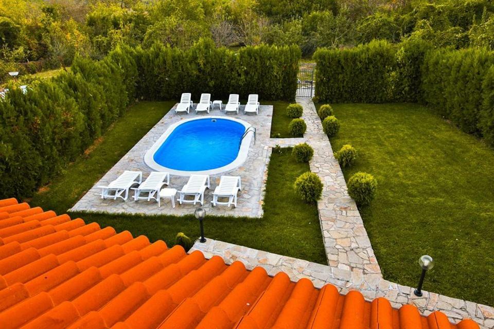 Guest House Beniart Vetrintsi Esterno foto