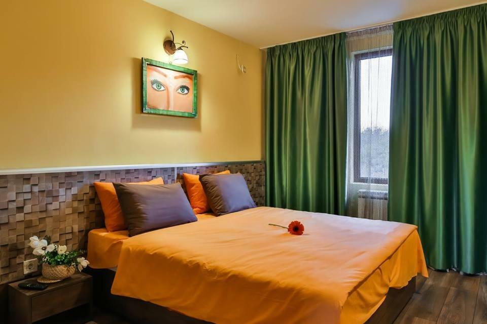 Guest House Beniart Vetrintsi Esterno foto